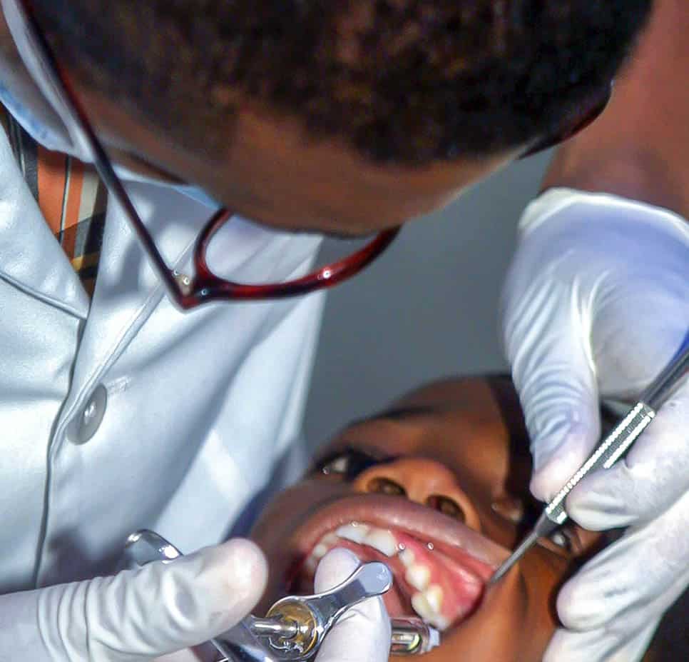 Fast and effective 1-hour teeth whitening service for instant results Marlow